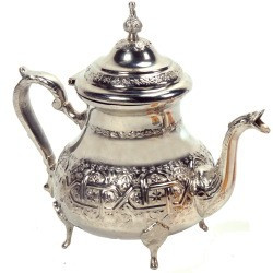Théièré marocaine traditionnelle